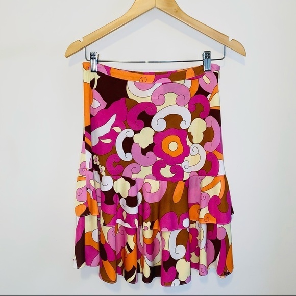 Dolce&Gabbana Psychedelic Layered Circa 70’s Pucci-esque
Retro Vintage Skirt - Picture 2 of 9